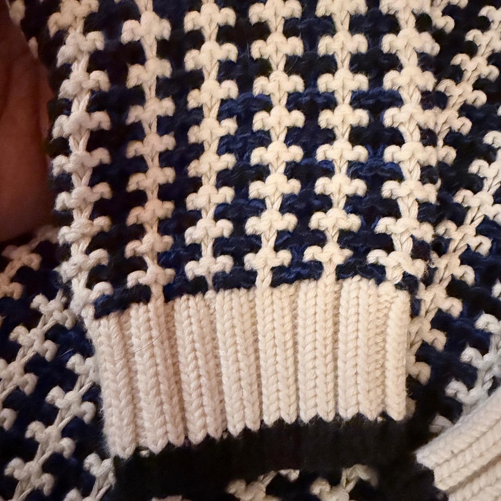 H@M Navy and White Textured Knit Sweater - Picture 3 of 4